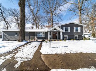 701 N Twyckenham Dr, South Bend, IN 46617