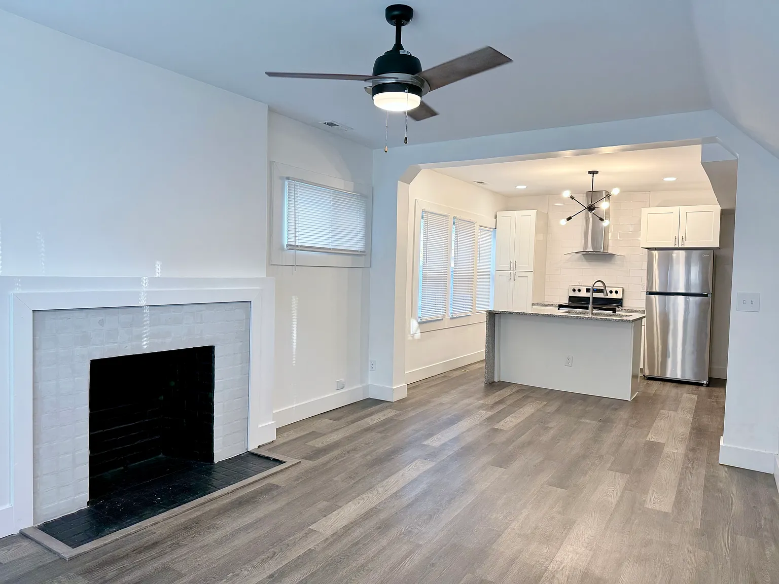 2 bed, 1100 sqft, $1,500 — Photo 2