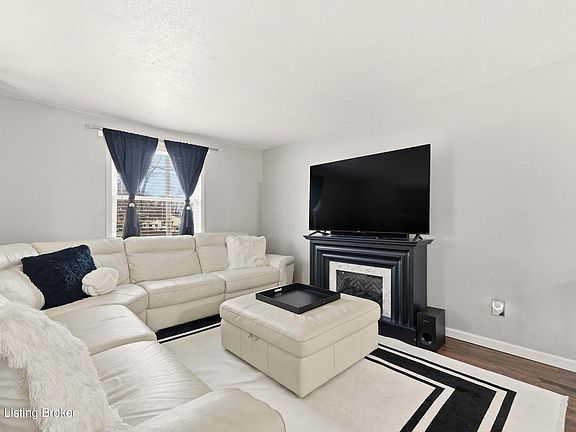 3rd image of 4705 Arroyo Trl