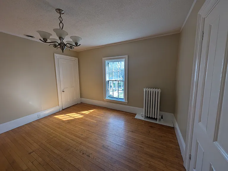 Brunswick Ave — Photo 15