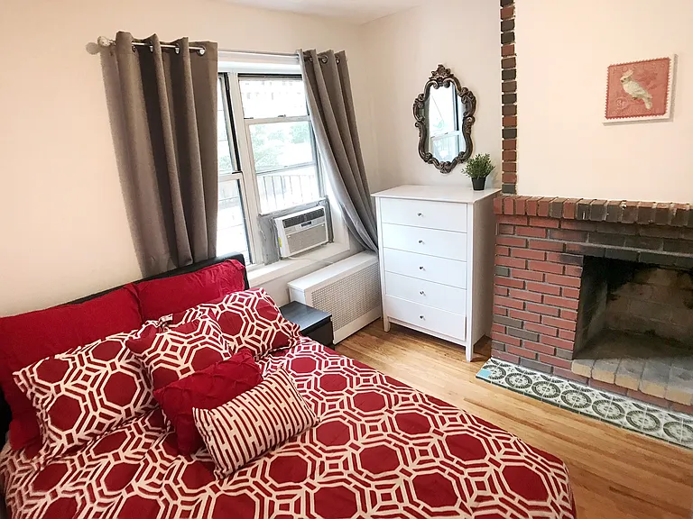 292 Riverside Dr #5C — Photo 3