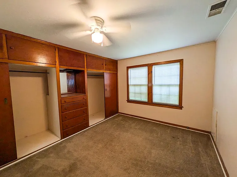 270 N Ann St — Photo 9