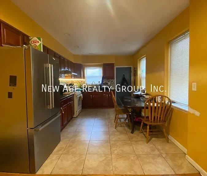 3304 Haverford Ave — Photo 3