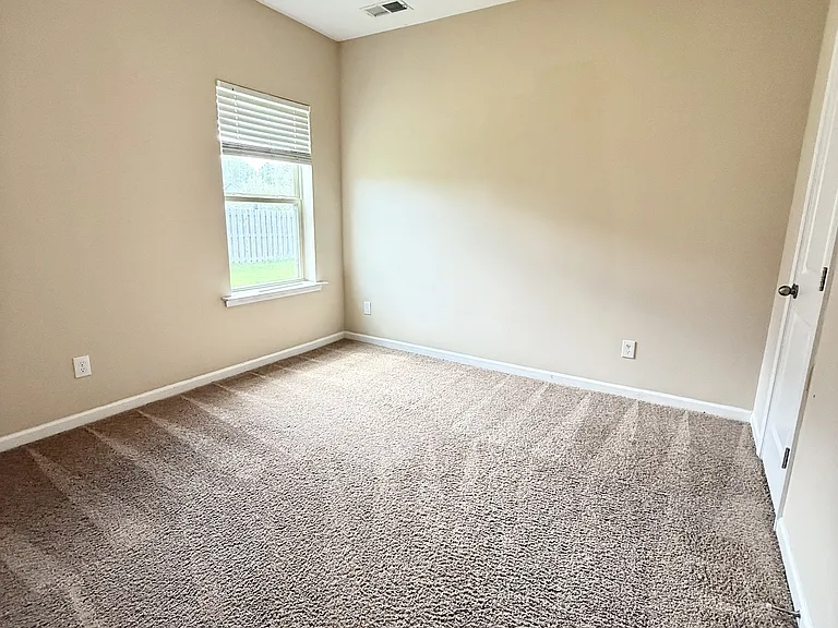 222 Skyway Dr — Photo 5