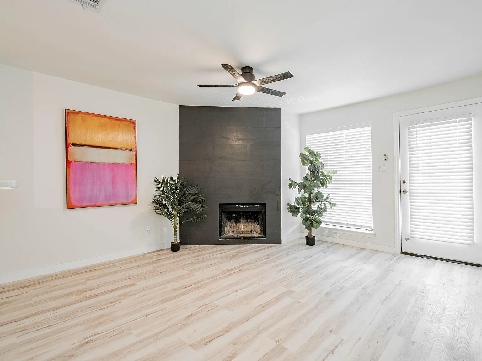 6108 Abrams Road - 618 — Photo 3