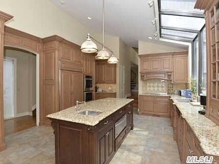 3rd image of 3 Windsor Dr