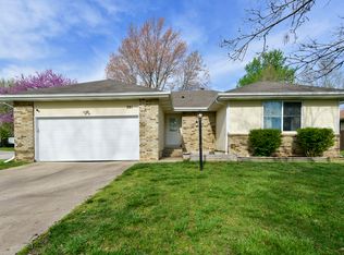 301 Hillcrest Ave, Nixa, MO 65714