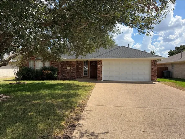 4802 Treadgold Ln, Bryan, TX 77802