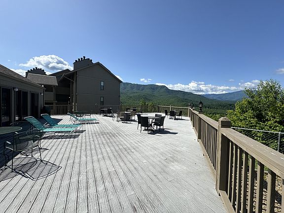 4th image of 3710 Weber Rd