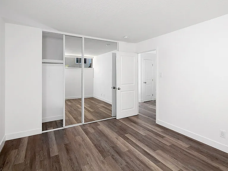 Crystal Tower Apartments — Photo 19
