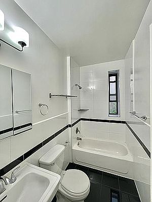 5th image of 1153 President St APT 2E