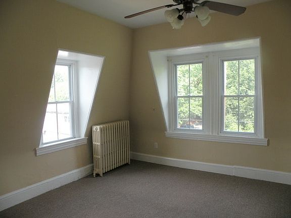 150 N. 11th St. Bedroom