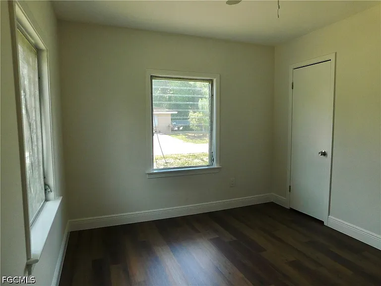 287 Poe Ave — Photo 10