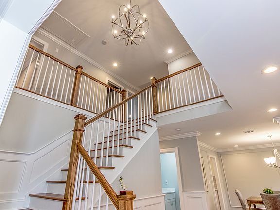 3rd image of 105 Fellswood Dr