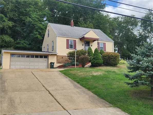 2651 McClintock Rd, White Oak, PA 15131