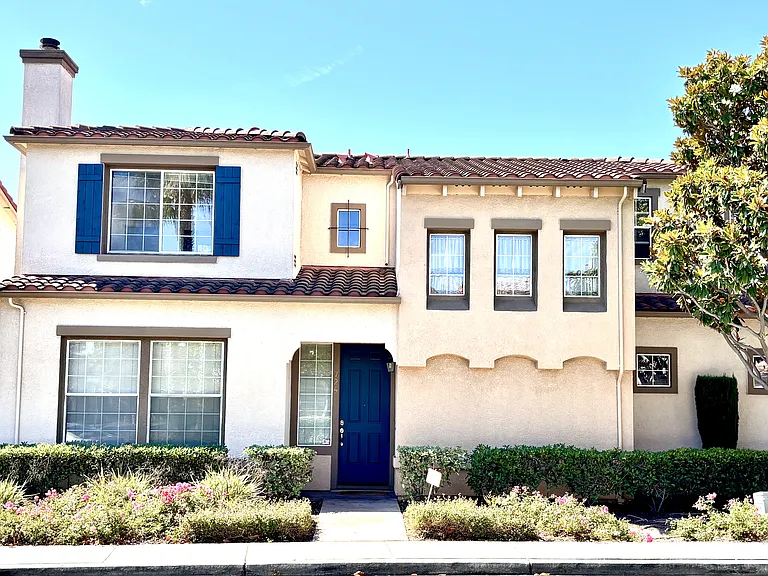 Front view and entrance to this well-maintained cozy single family home!
