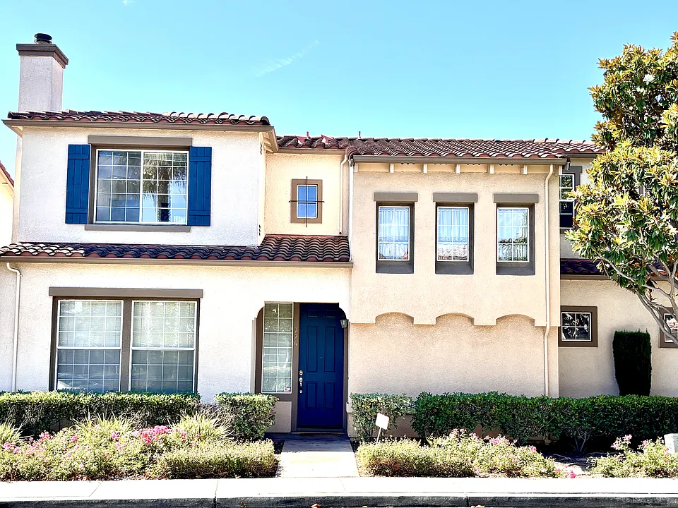 724 Villa Centre Way