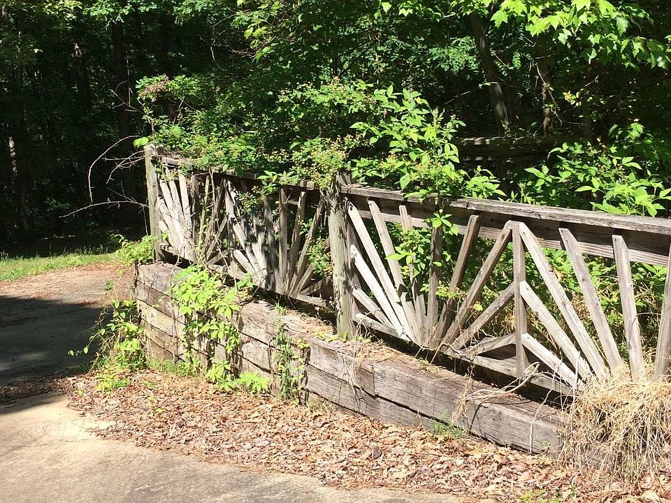 1st image of 6411 W Laurel Ln