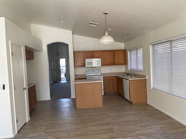 2nd image of 5827 E Hopi Cir