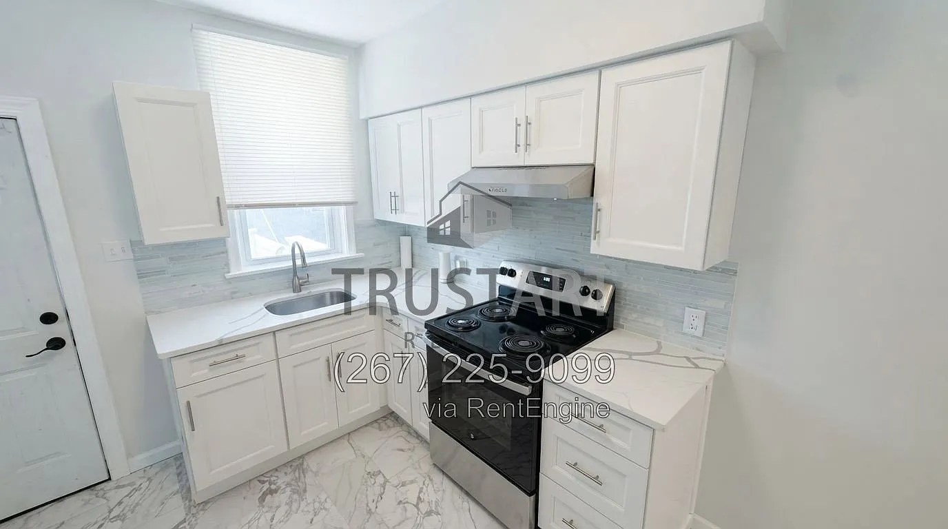 3 bed, 1.0 bath, 1040 sqft, $1,645 — Photo 1