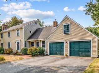 17 Hitching Post Rd, Mattapoisett, MA 02739