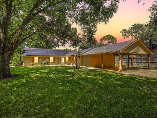 4013 Sioux Ct, Granbury, TX 76048