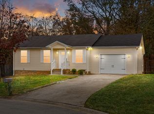 976 Van Buren Ave, Oak Grove, KY 42262