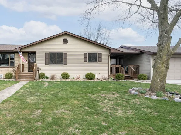 210 E Elizabeth Dr, Crown Point, IN 46307
