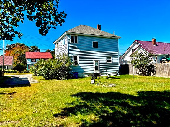 3rd image of 27 Eastland Avenue