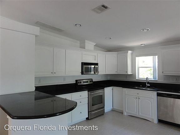 5th image of 3810 Iroquois Dr