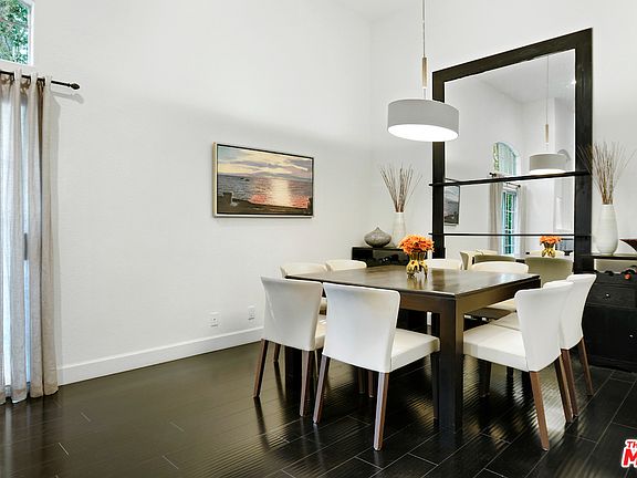 4th image of 813 N Martel Ave #6