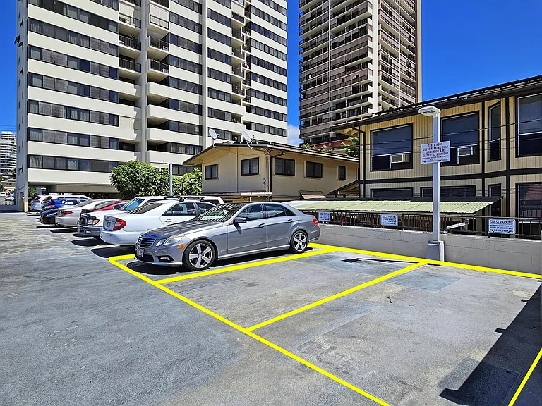 1571 Piikoi St #1405 — Photo 12