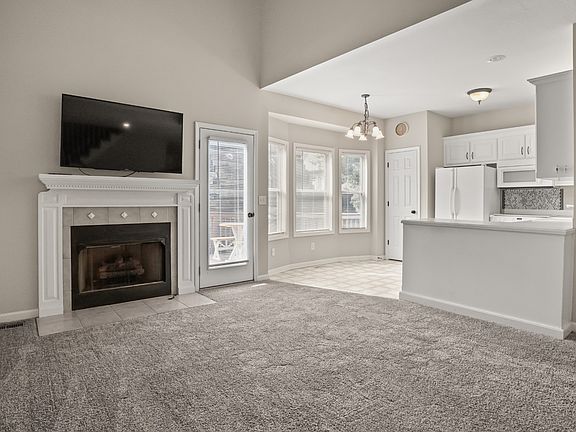 4th image of 424 Country Club Ct