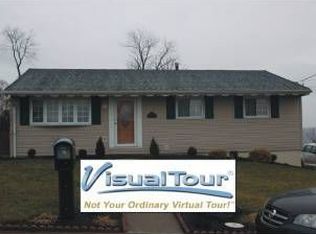 12 Hillcrest Dr, Martins Ferry, OH 43935