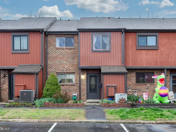 151 Larchwood Ct, Collegeville, PA 19426