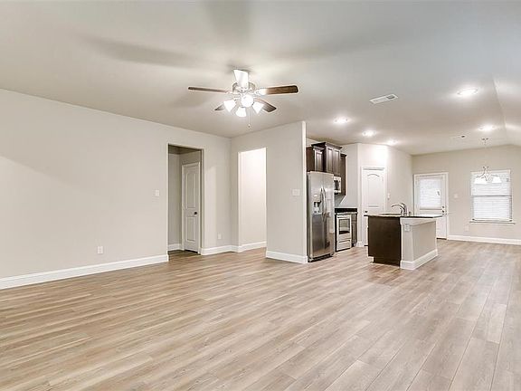 2nd image of 1413 Warringwood Dr