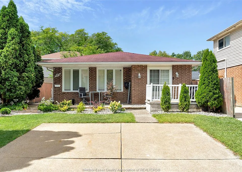 1273 Aire Pl