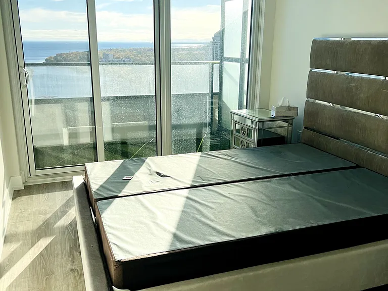 20 Shore Breeze Dr #2701 — Photo 5
