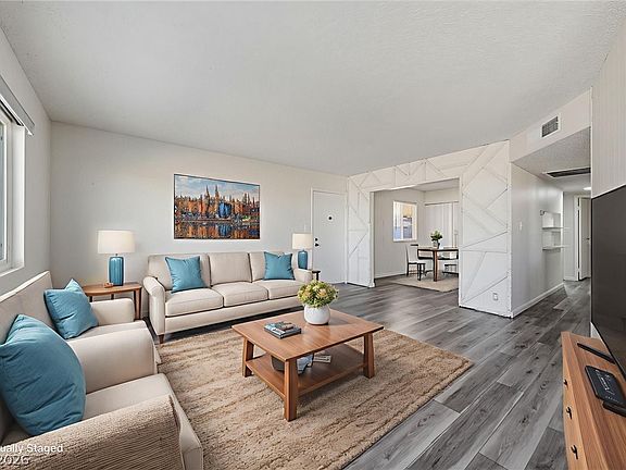 3rd image of 4924 Elaina Ave