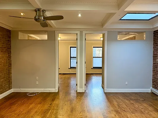 Living room, photo 2