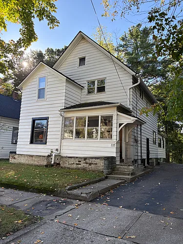 719 Pioneer St Photo 1