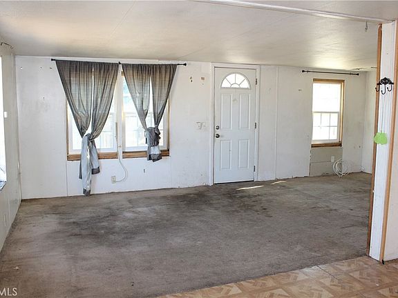 5th image of 21884 Walnut St