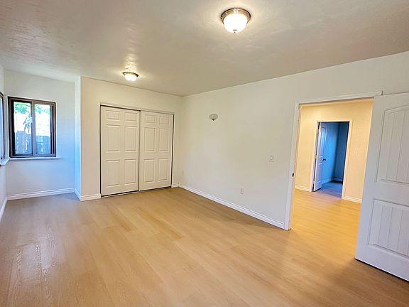 4th image of 203 W Belmont St