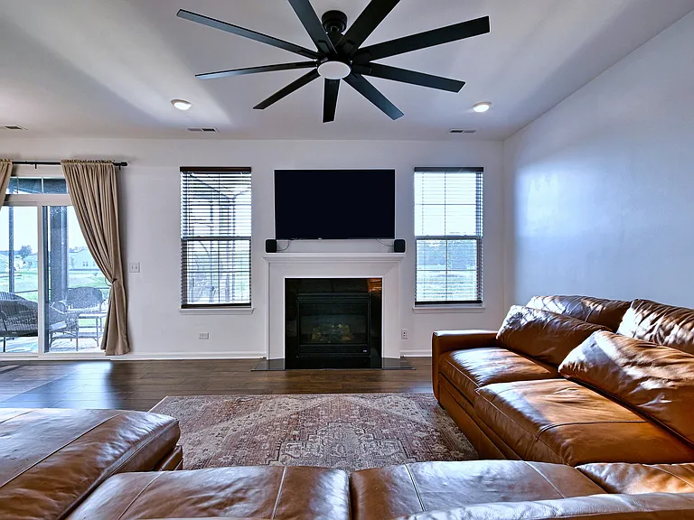 311 Dennis Ln — Photo 3