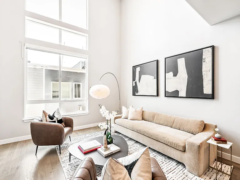 1555 W 43rd Ave — Photo 3
