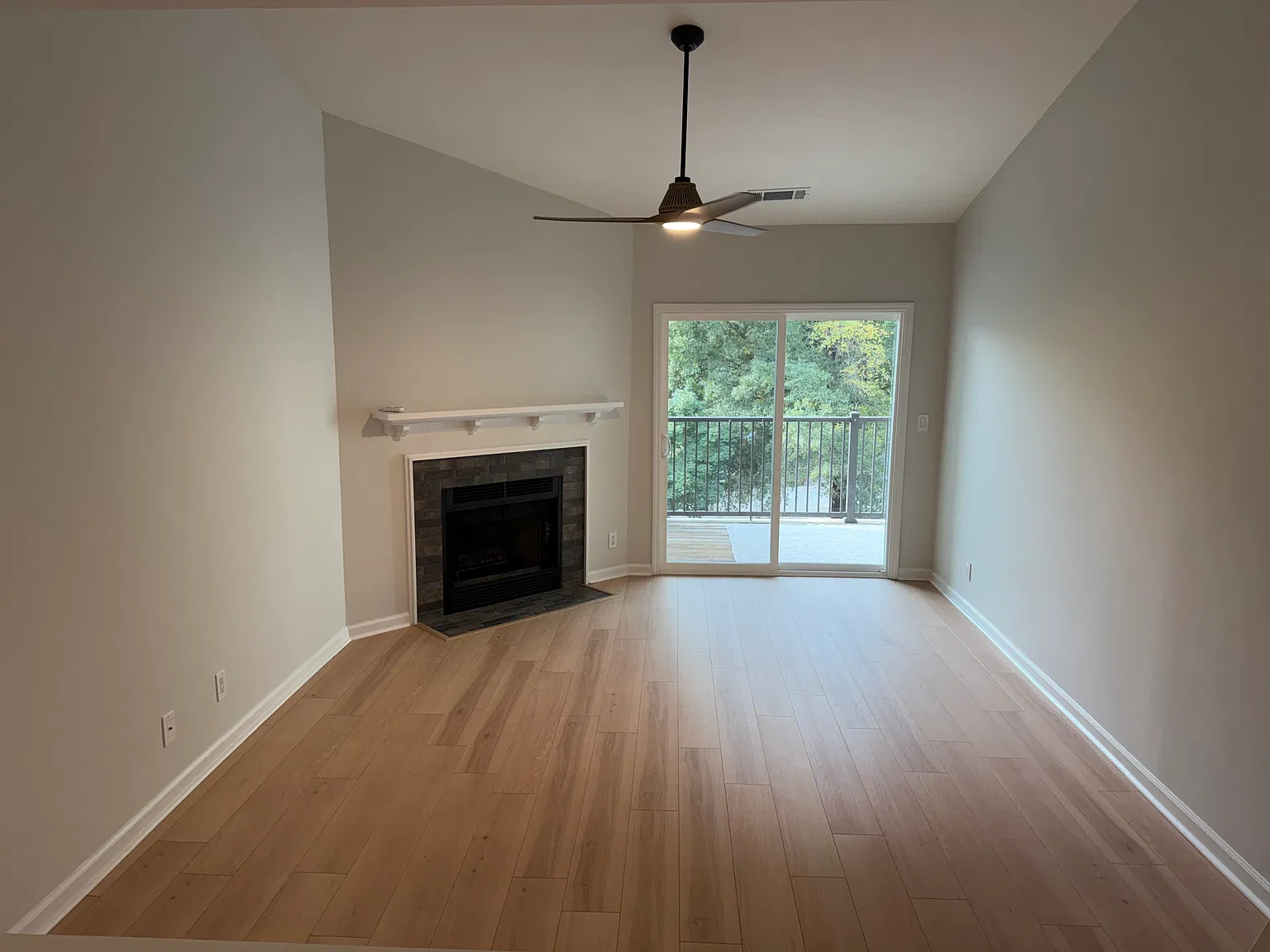 2 bed, 1200 sqft, $1,700 — Photo 3