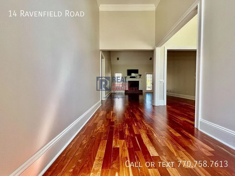 4 bed, 2.5 bath, 2555 sqft, $3,350 — Photo 2