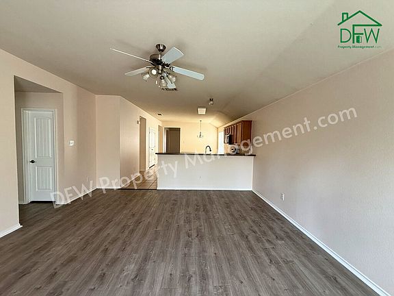 4th image of 2224 Hummingbird Way
