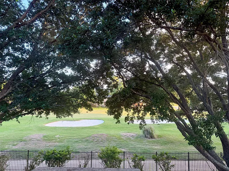 24527 Bay Hill Blvd — Photo 33