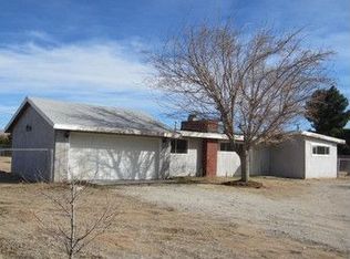 15967 Washoan Rd, Apple Valley, CA 92307